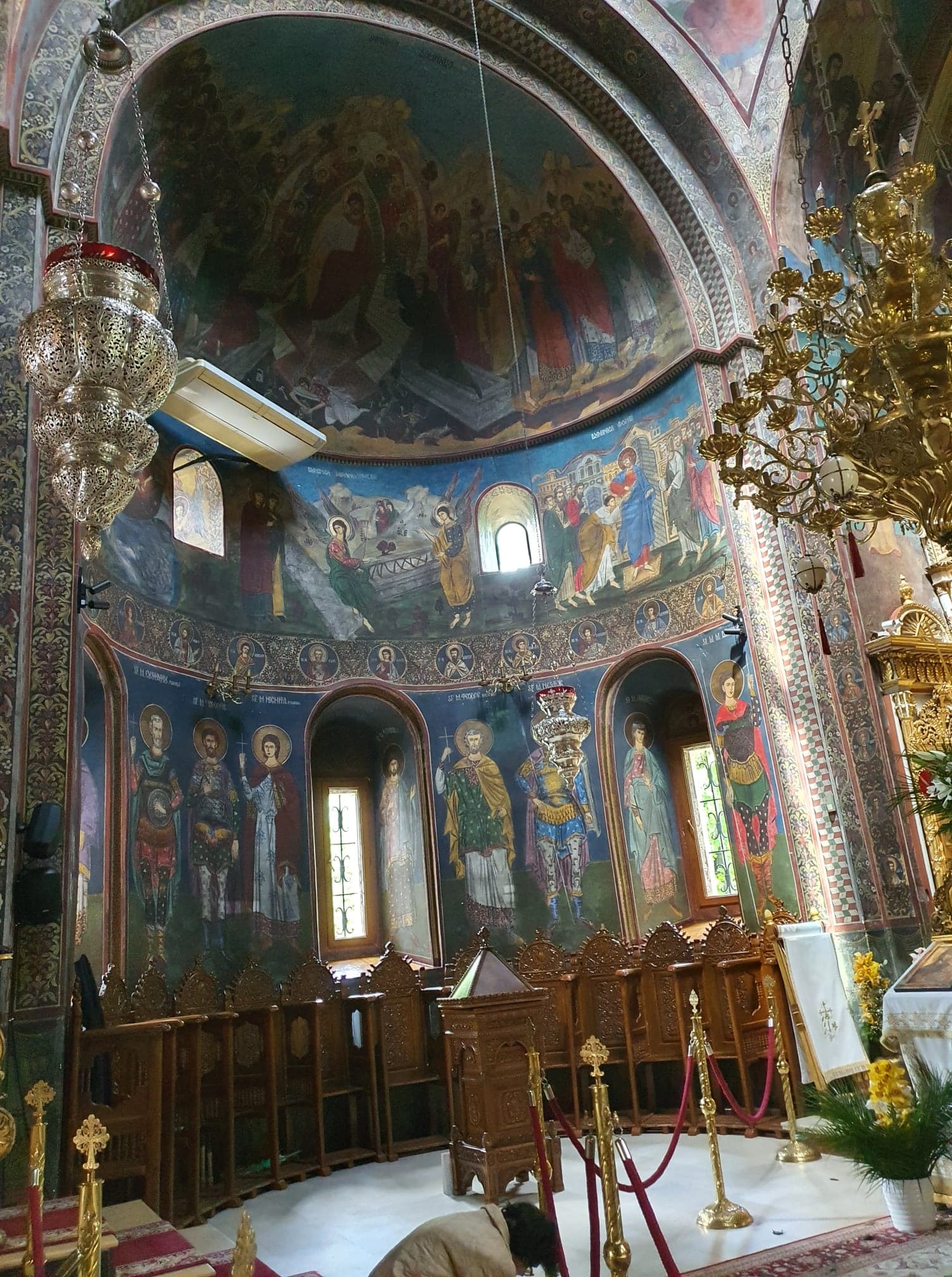 View of the left apse of the nave