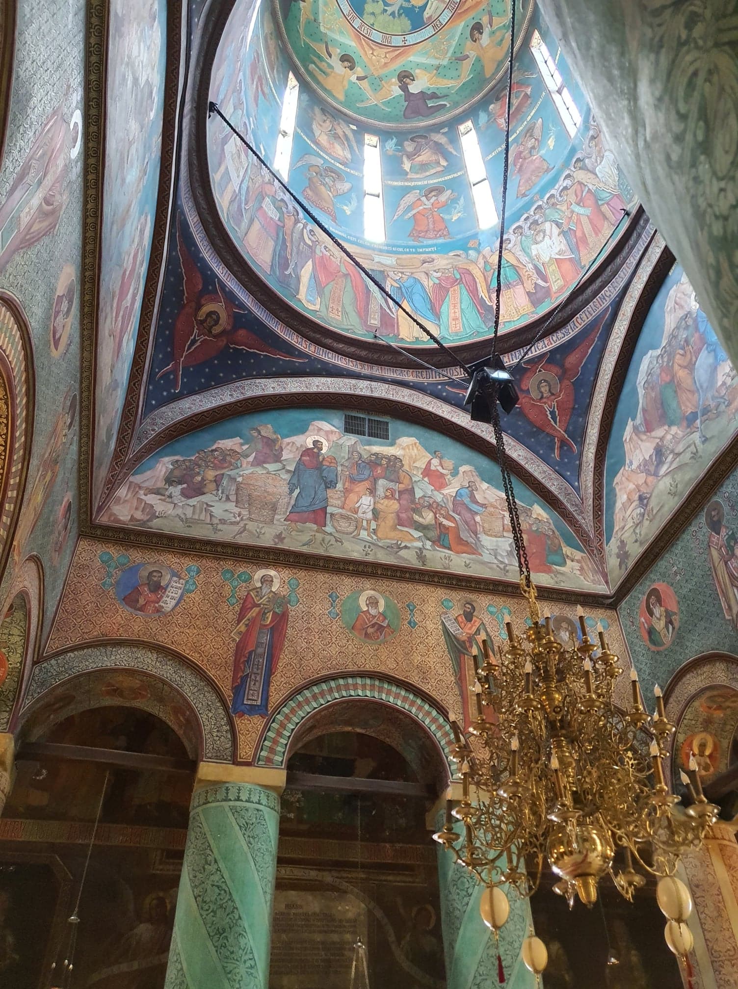 View of the main dome of the narthex with arches and columns