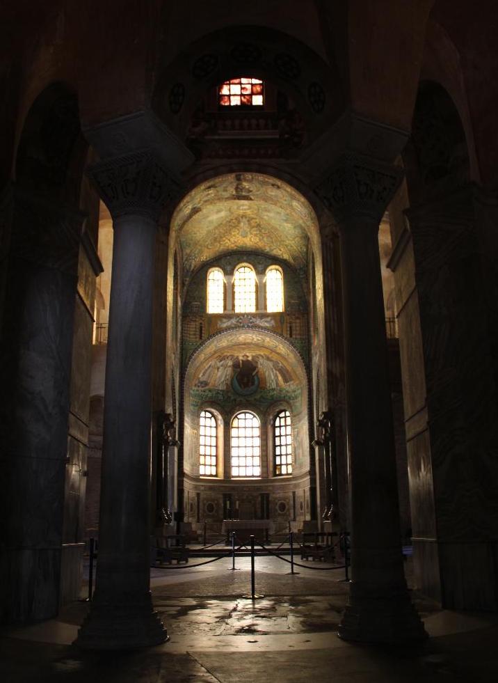 Church of San Vitale in Ravenna, ca. 548, view from the ambulatory towards the apse showing the interaction between the decorative materials and sunlight (source: V. Ivanovici)