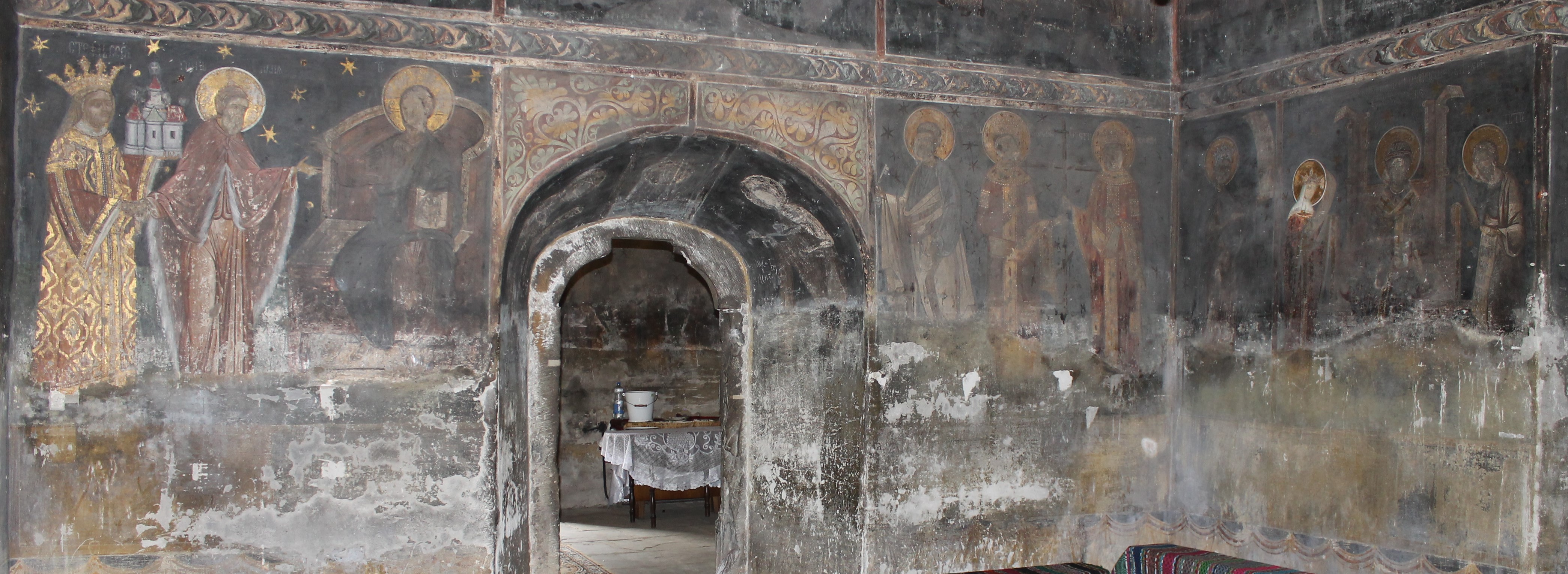 The series of monarchic effigies in the lower register of the naos, the church of the Prophet Elijah, Suceava, Romania, post 1488 (source: A. Dumitrescu)