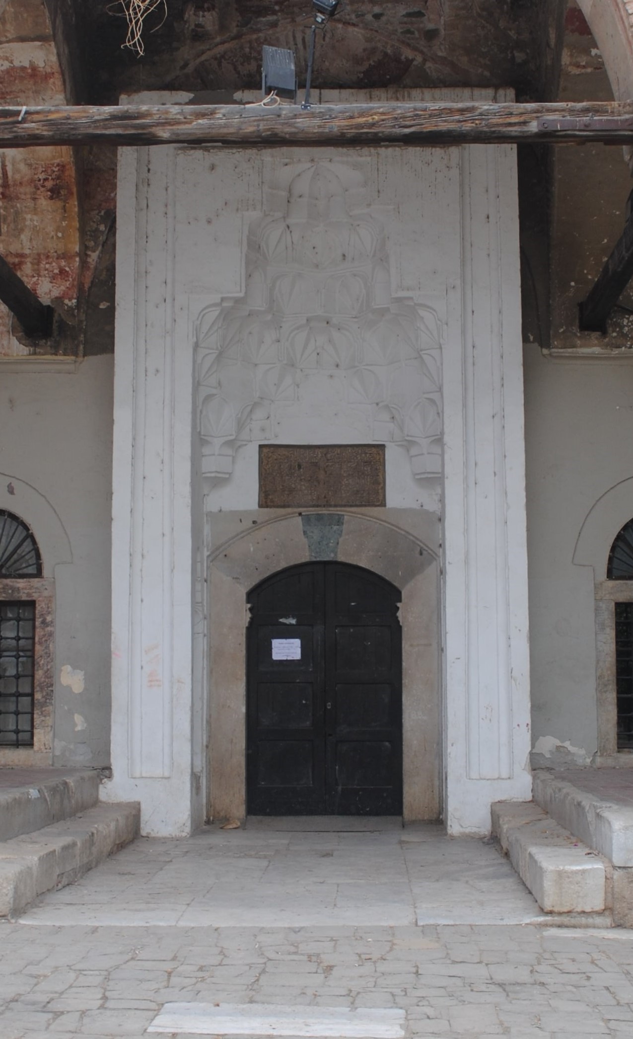 The Alaca Imaret of Thessaloniki (1485), the main entrance and the dedicatory inscription (source: Melpomeni Perdikopoulou)