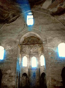 The Mehmet Bey Cami of Thessaloniki (1492-93), interior of the mosque, facing the mihrab niche (source: Melpomeni Perdikopoulou)