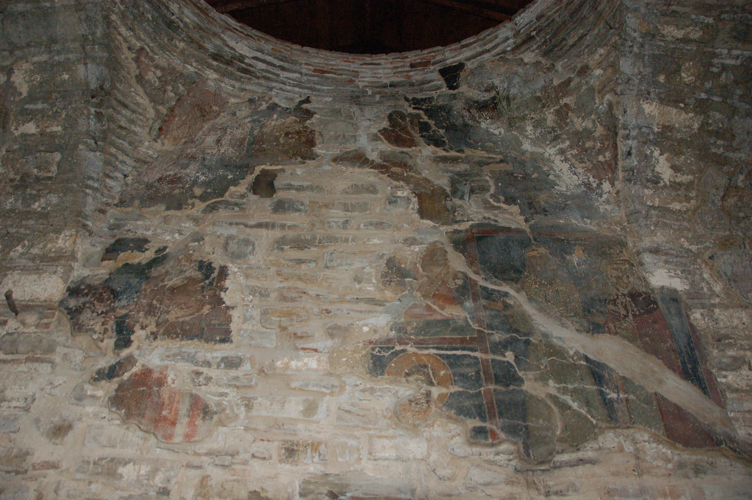 Two panels with donors’ portraits (from the left: the protostratorissa Maria, the protostrator Theodoros Tzimiskés, Ioannis Tzimiskés, Anna wife of Ioannis), 1295/96, eastern wall, narthex, Kokkini Ekklisia, Voulgareli (source: F. Vanni 2019)