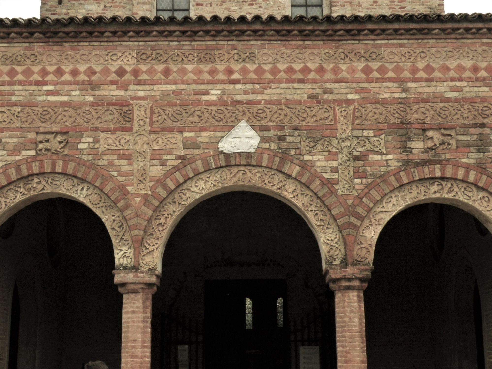 Codigoro, Santa Maria di Pomposa abbey church: the facade, 1026, part of the terracotta decorations of the portico (source: P. Novara)