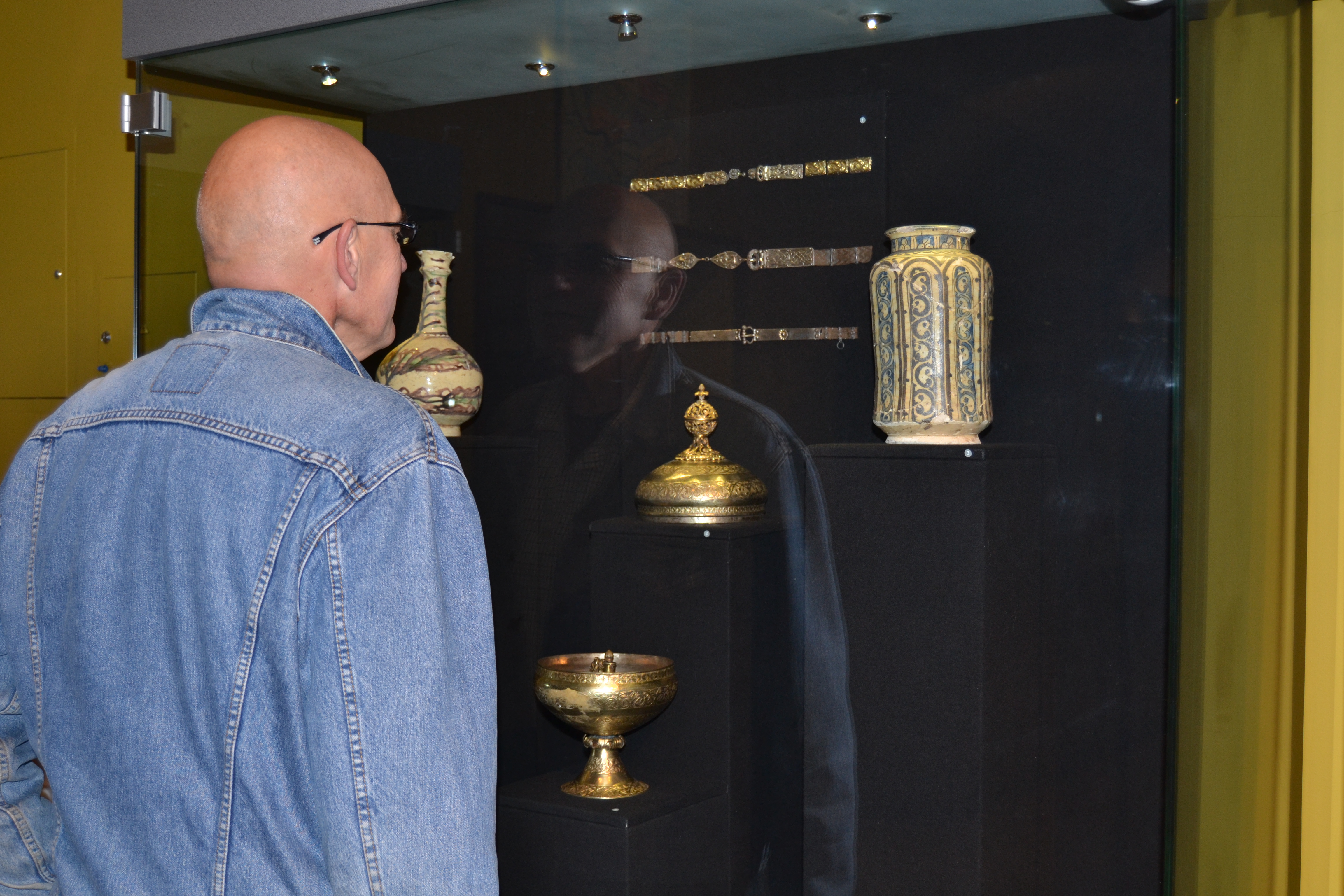 Showcase with the objects from Chungul Kurgan. Treasury of National Museum of the History of Ukraine, October 23, 2019 (source: A. Makarenko)