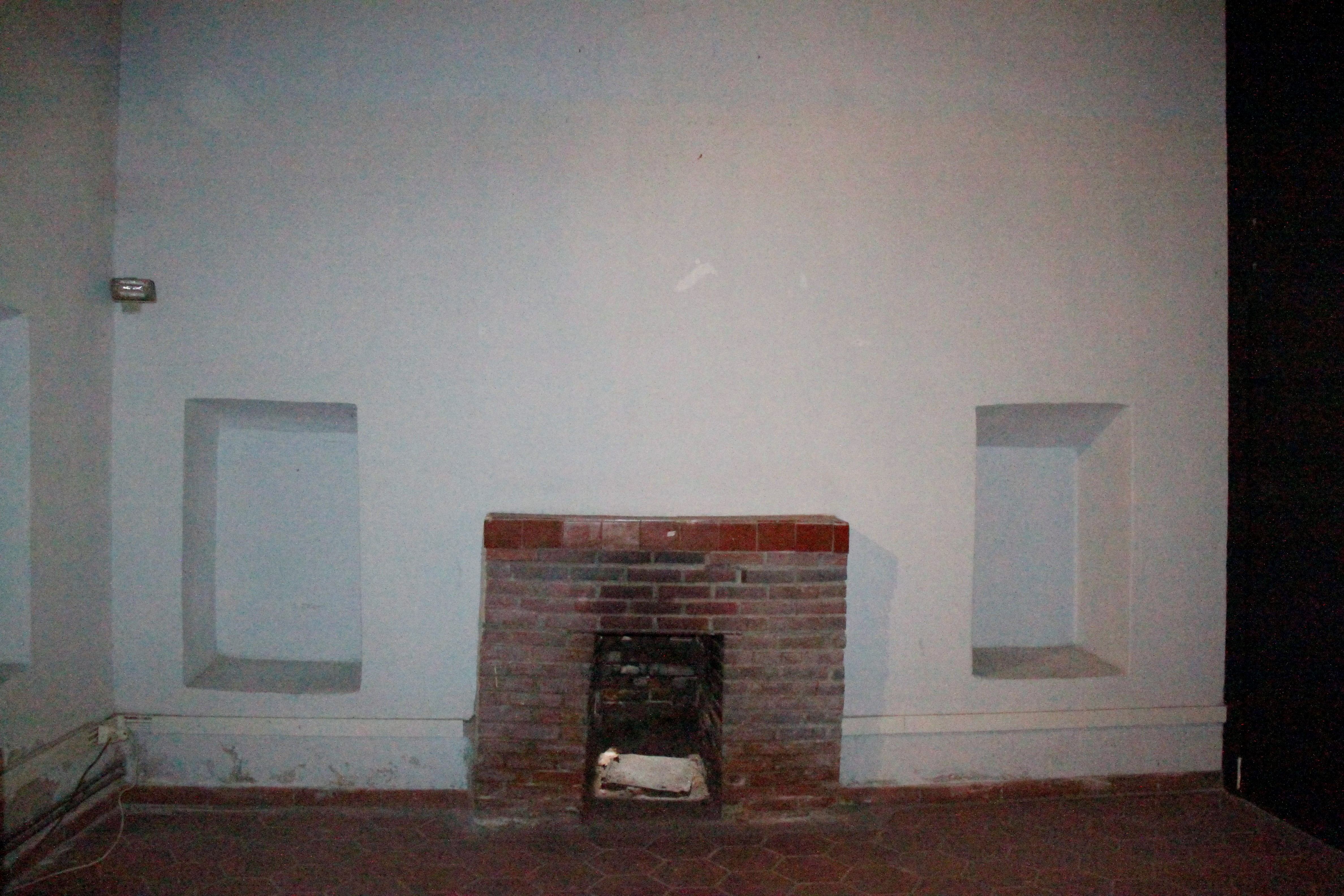 The Alaca Imaret of Thessaloniki (1485), the fireplace and the cupboards of one of the accommodation rooms (source: Melpomeni Perdikopoulou)