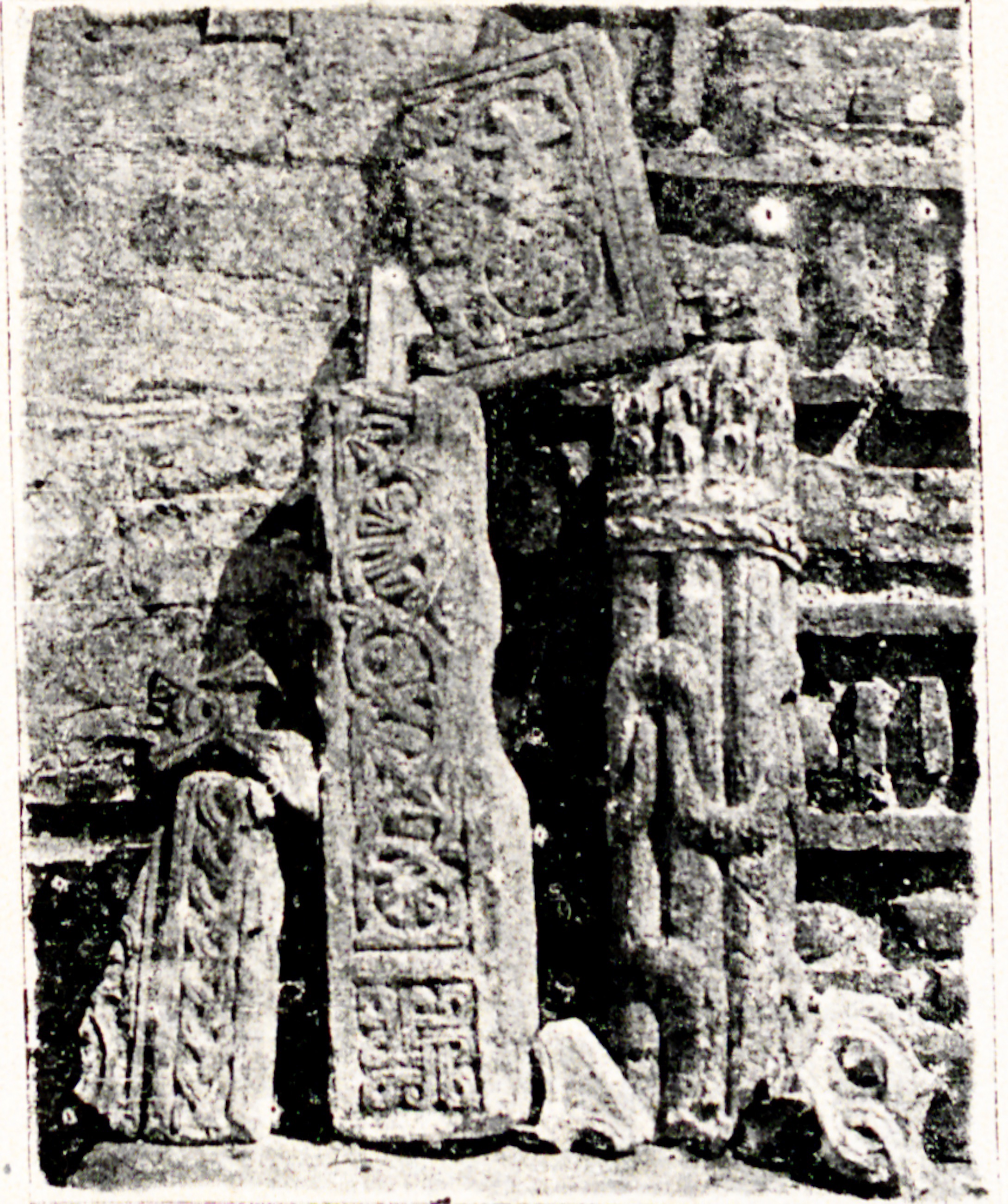 Some of the fragments of the stucco templon (ca 1295/96) at the time of their discovery, Kokkini Ekklisia, Voulgareli (after Orlandos 1927).