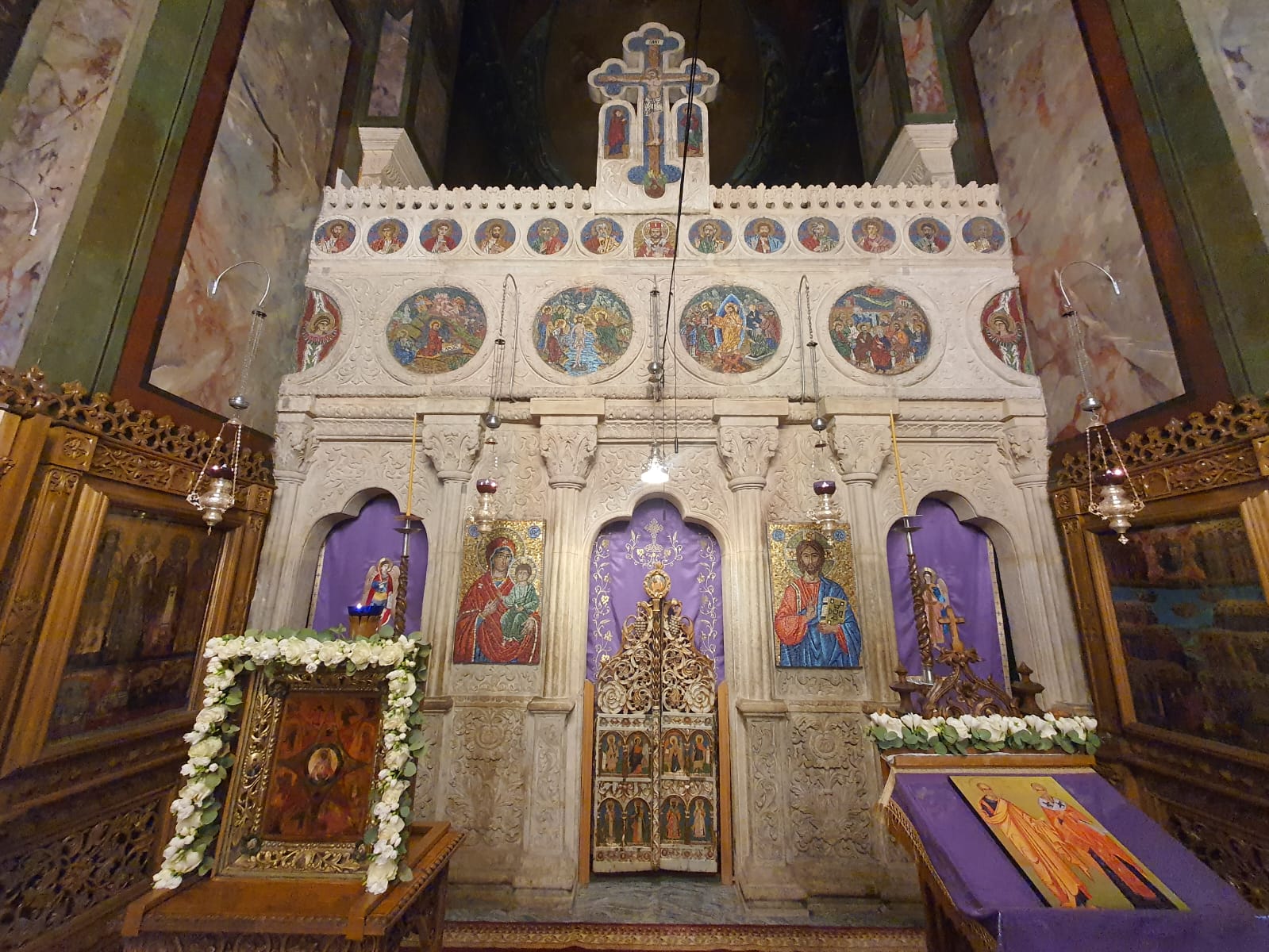 St Antim Monastery - The Church (The Stone Iconostasis). (source: Octavian-Adrian Negoiță)