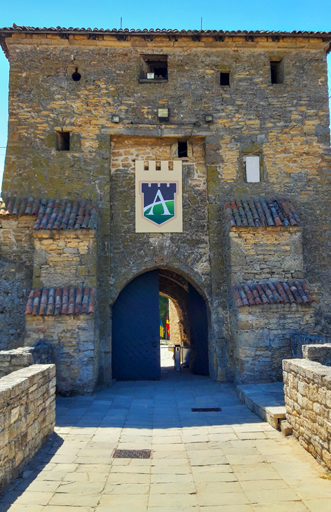 Main Gate of the Bilhorod-Dnistrovskyi (Akkerman) fortress. (source: https://skorohod.pro/belgorod-dnestrovskaya-akkermanskaya-krepost/)