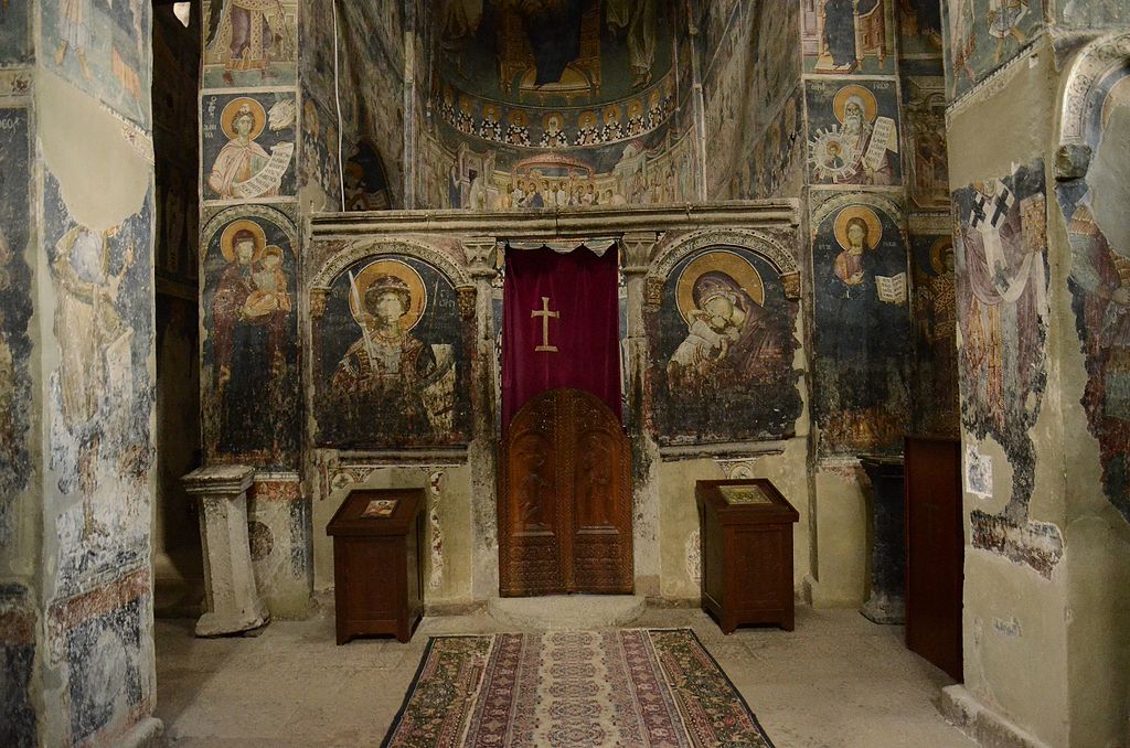 View of the apse and iconostasis, interior, Church of St. George at Staro Nagoričino, 1316–17 (source: Wikimedia)