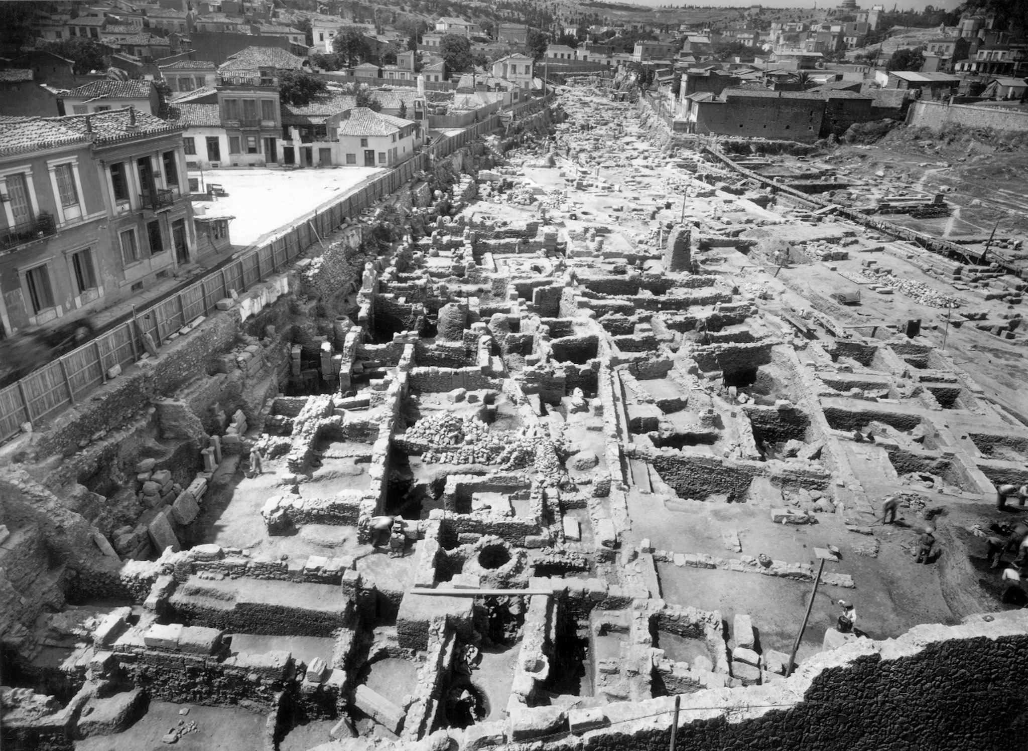 Overview of Section Η and Ε in at the end of Season 1933 showing the remains of Byzantine structures in the area. (Source: American School of Classical Studies at Athens: Agora Excavations).