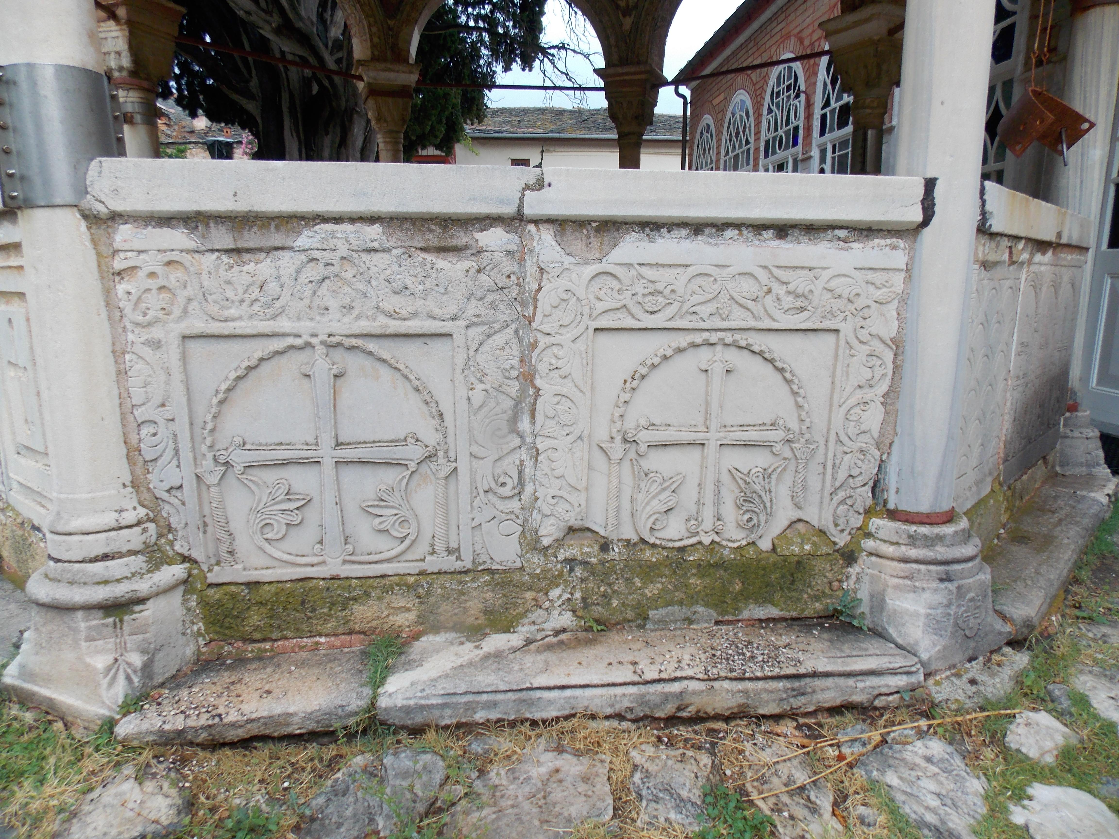 Marble slabs with schamplevé sculptures in the construction of the phiale, Mount Athos (source: P. Androudis)