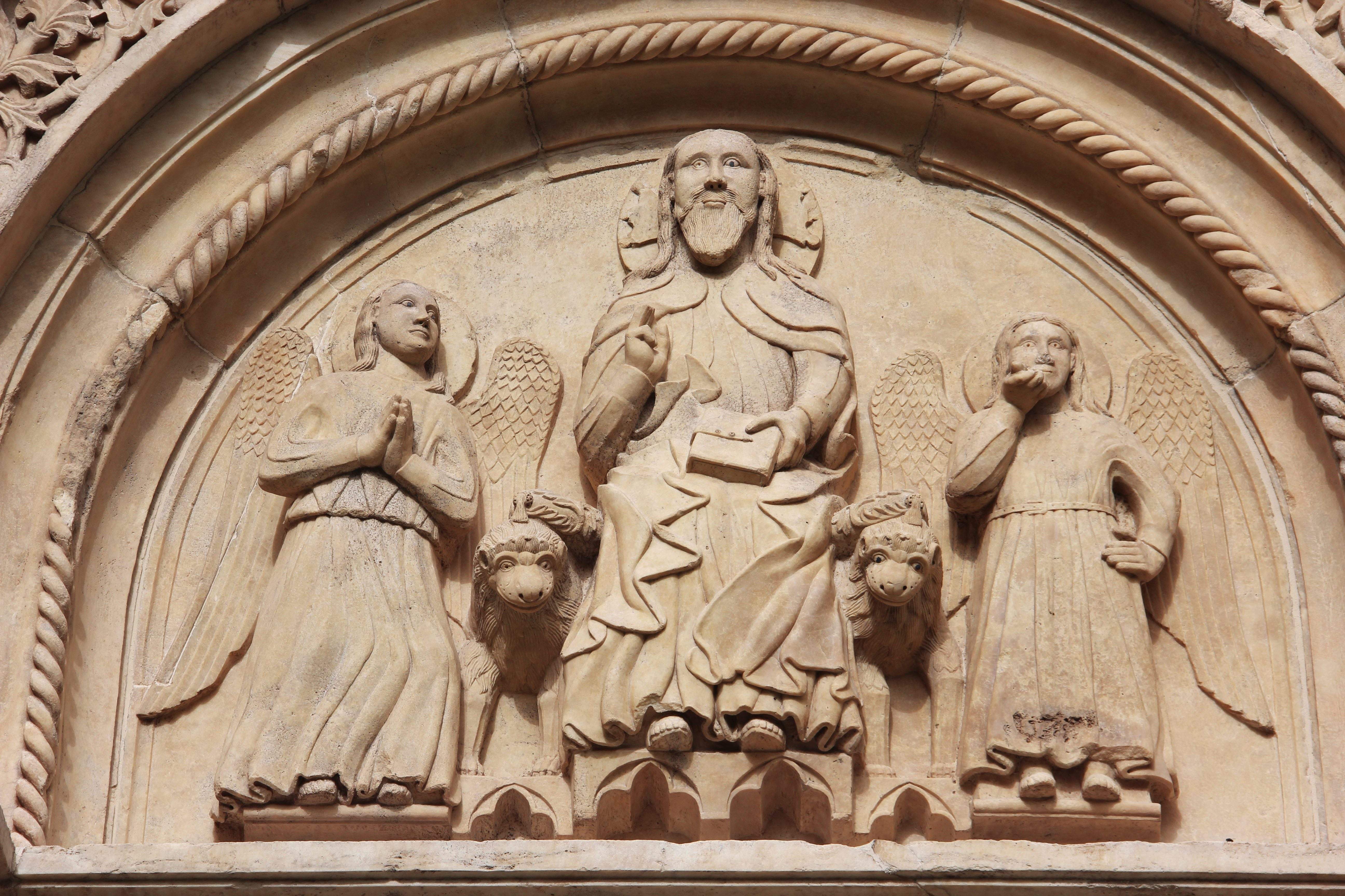 The Ascension of Christ on the west tympanum, Church of Christ Pantokrator, Dečani Monastery, 1327–35 (source: Platoneum Publishing)