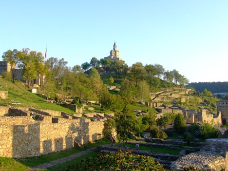 Tsarevets Hill fortress, with the Patriarchal Cathedral of the Holy Ascension of the Lord in the background, Veliko Tarnovo, Tsarevets was the main fortress of the Second Bulgarian Empire and housed the royal and patriarchal palaces (source: http://www.velikoturnovo.info/en/info/i86/Tsarevets.html)