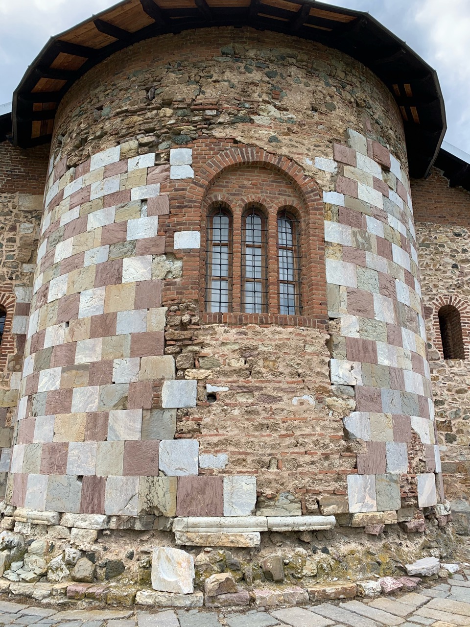 The mausoleum-church of St. Stephen in Banjska of Serbian king Stefan Uroš II Milutin, the son-in-law of the Byzantine emperor Andronikos II Palaiologos, 1314–17 (source: V. Stanković)