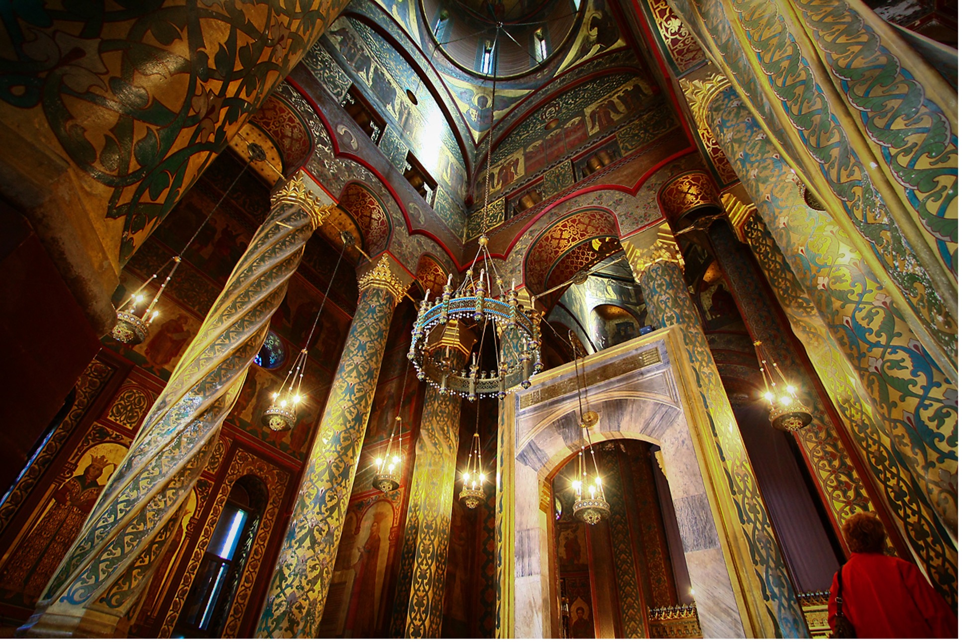 Emile Frédéric Nicolle, Charles Paul Renouard et al., frescoes inside Curtea de Argeș Cathedral, 1881–86 (source: https://watcherromano.files.wordpress.com/2010/05/manastirea-curtea-de-arges-8.jpg?w=927&h=&zoom=2 / watcher.ro)

 