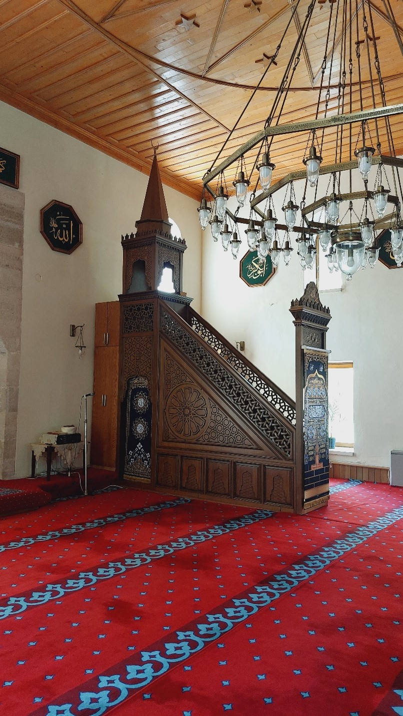 Interior view of Esmahan Sultan Mosque (source: Ingrid Petcu Levei)