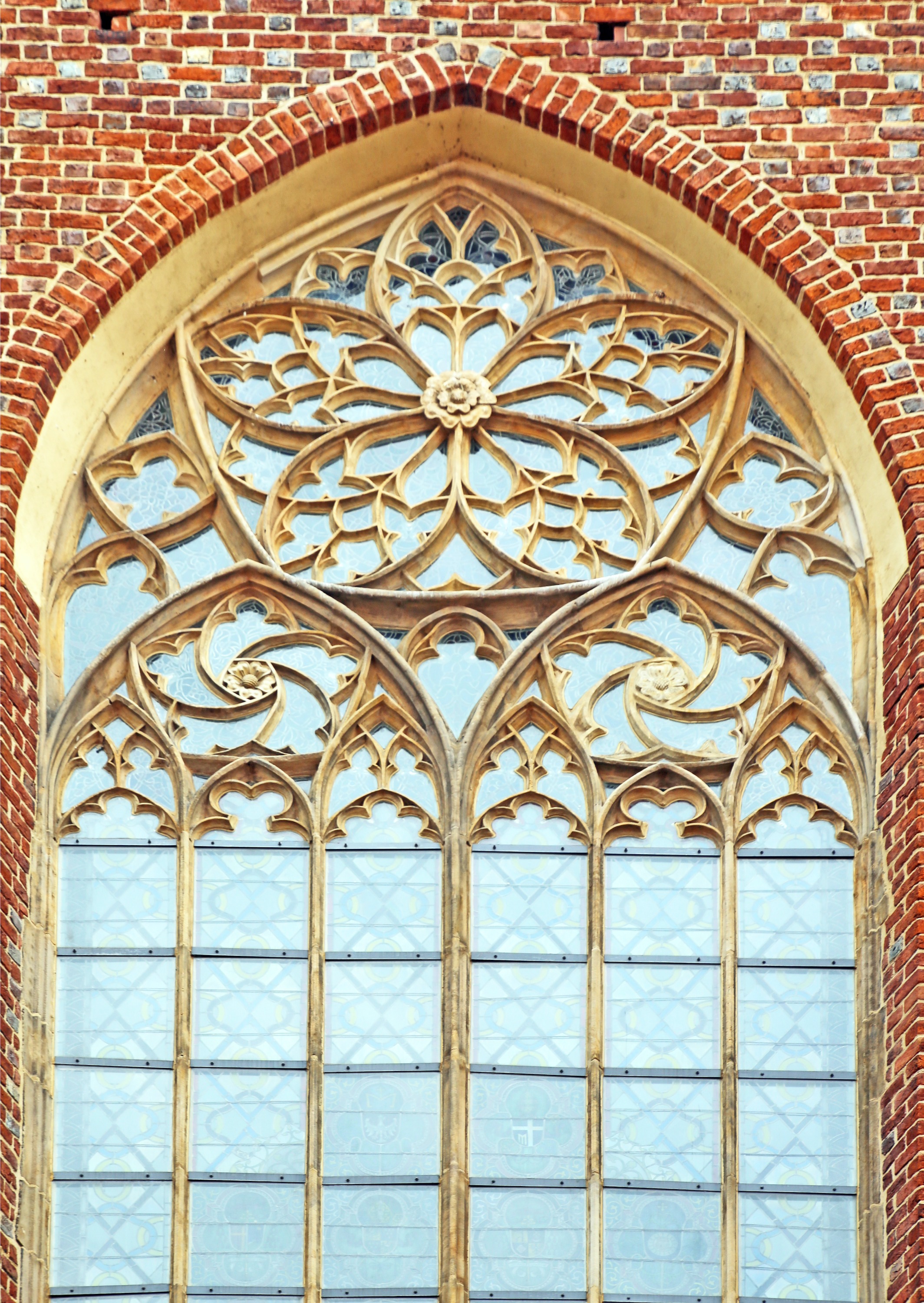 Wrocław, the Collegiate Church of the Holy Cross, tracery of the western window, c. 1350–60 (source: J. Adamski)